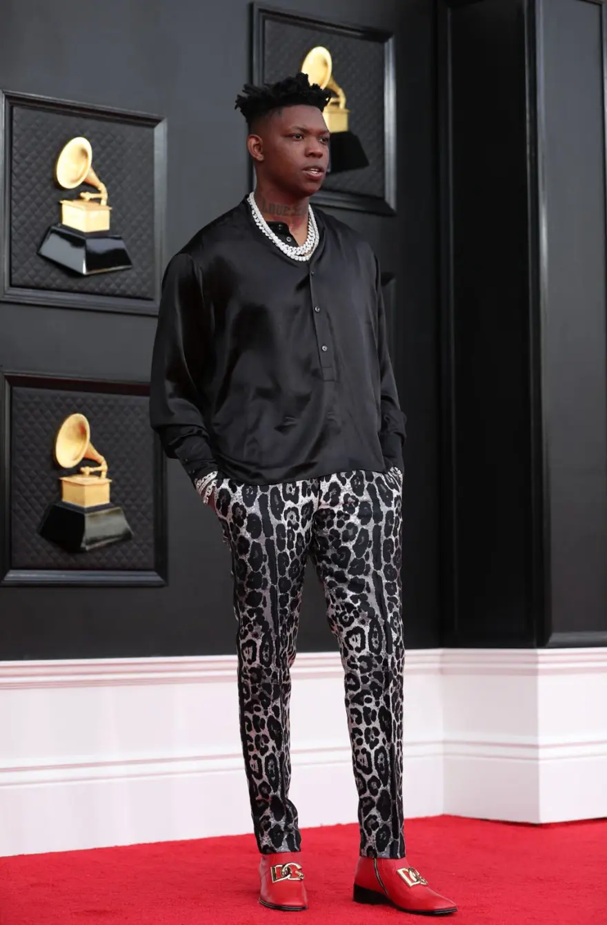 2022 Grammy Ödülleri'nde kırmızı halı şıklığı 23