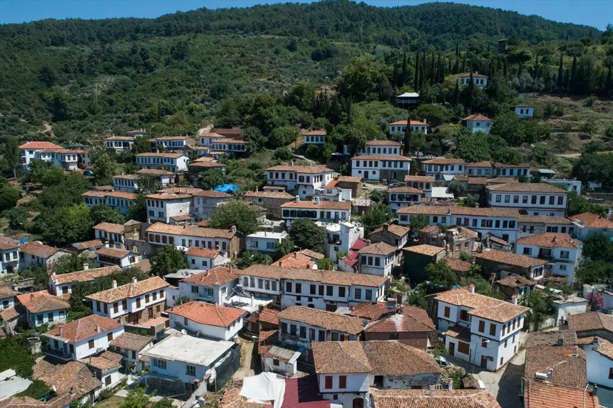 'Kıyamet köyü' Şirince şöhretinin zirvesinde 'Kıyamet köyü' Şirince şöhretinin zirvesinde