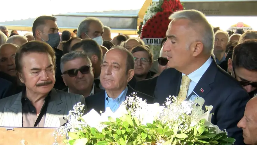 Halit Kıvanç son yolculuğuna uğurlandı 18