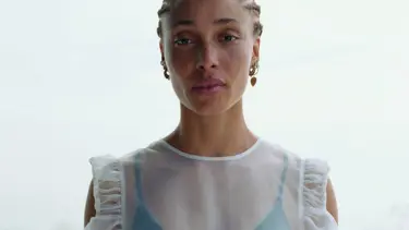 Parfüm devi Jo Malone'un yeni reklam yüzü Adwoa Aboah