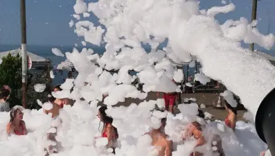 Plajda köpük partili, horonlu eğlenceye ceza