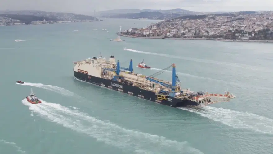İstanbul Boğazı gemi trafiğine yeniden açıldı 3