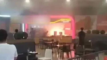 İstanbul'da AVM'de yangın: Büyük panik yaşandı