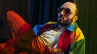 Mabel Matiz Altın Kelebek ödülünü internetten 5 TL'ye satışa çıkardı