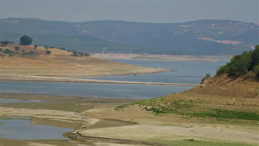İkizcetepeler Barajı'nda su seviyesi düştü, köy kalıntıları ortaya çıktı 11