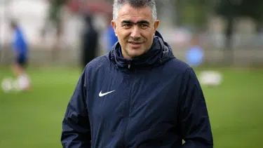 Kocaelispor, teknik direktör Mehmet Altıparmak'la yollarını ayırdı
