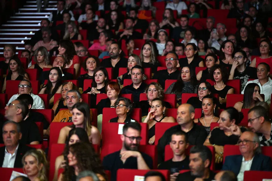 Altın Koza Film Festivali ödülleri sahiplerini buldu 19 Altın Koza Film Festivali ödülleri sahiplerini buldu 19