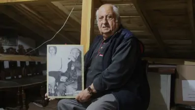 Aşık Veysel'in özel fotoğrafçısı yıllar sonra anlattı: Onu dilenci sandılar diye çok üzülmüş