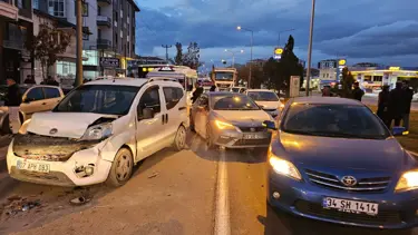 Afyonkarahisar'da zincirleme trafik kazası: 7 yaralı