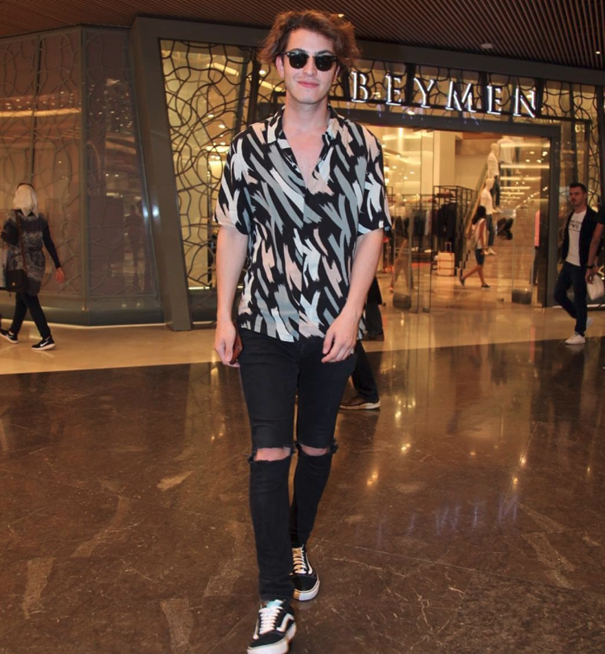 Burak Özçivit'ten yeni imaj: Tatil başlar  (Ünlülerin değişimi) 207