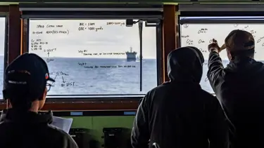 Çin, Fucien uçak gemisinde yeni nesil savaş uçaklarını test etti