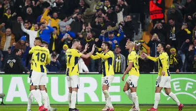 "Avrupa'da Fener alayı" (14 Şubat 2025 spor manşetleri)