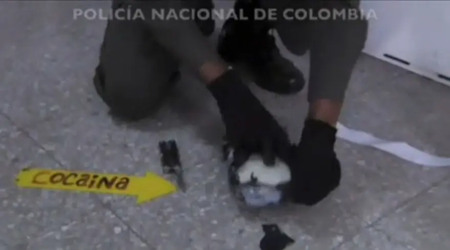 Uyuşturucu kuryesine özel protez 6