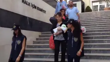 Bebeğini havalimanında 370 Euro'ya sattı