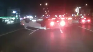 Makas atarken çarptığı araç takla attı