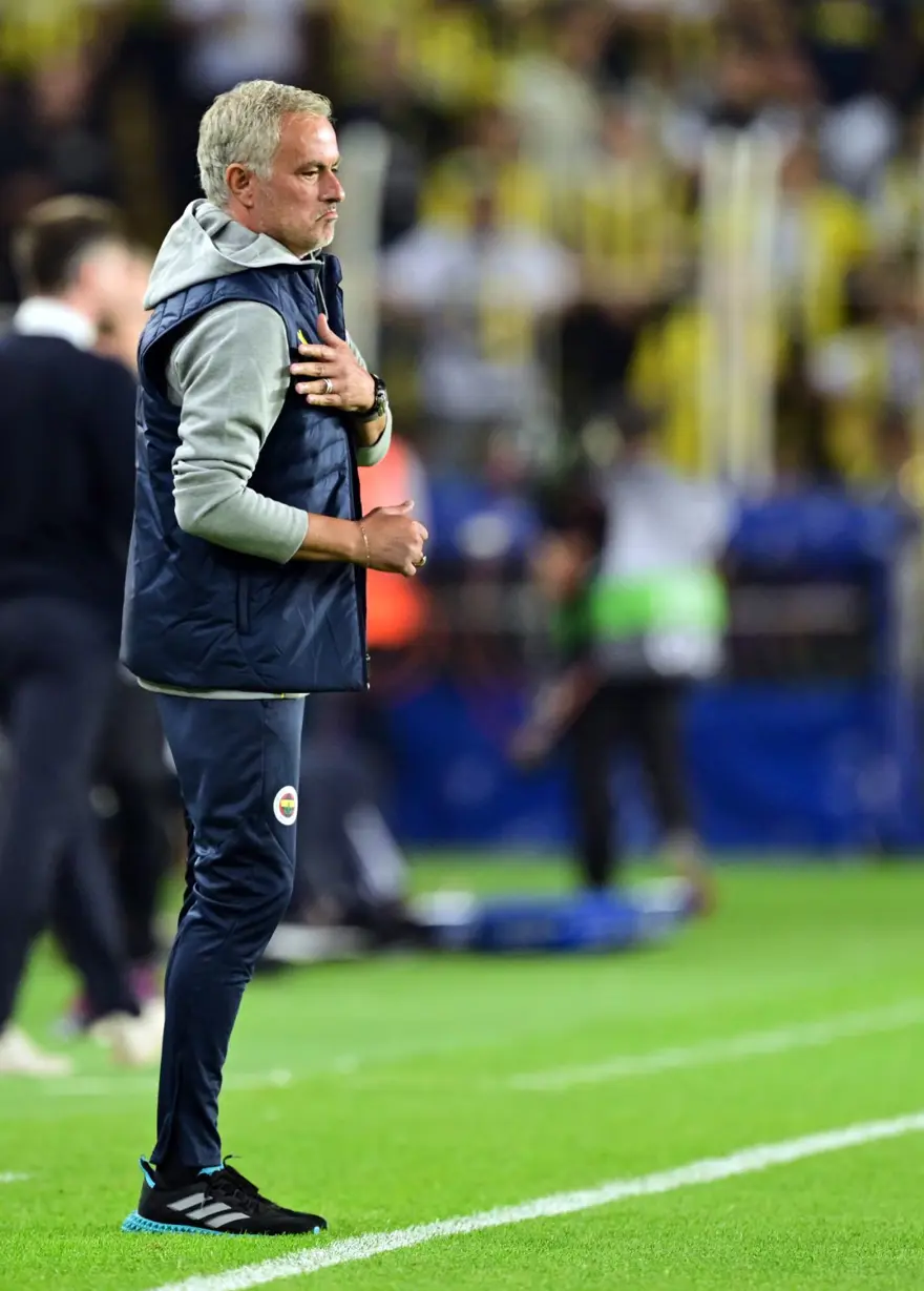 Fenerbahçe Avrupa Ligi'ne galibiyetle başladı: Kadıköy'de 3 gol 2 kırmızı kart! 20