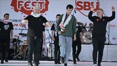 Gençlik ve Spor Bakanı Bak’tan "dabke" dansı