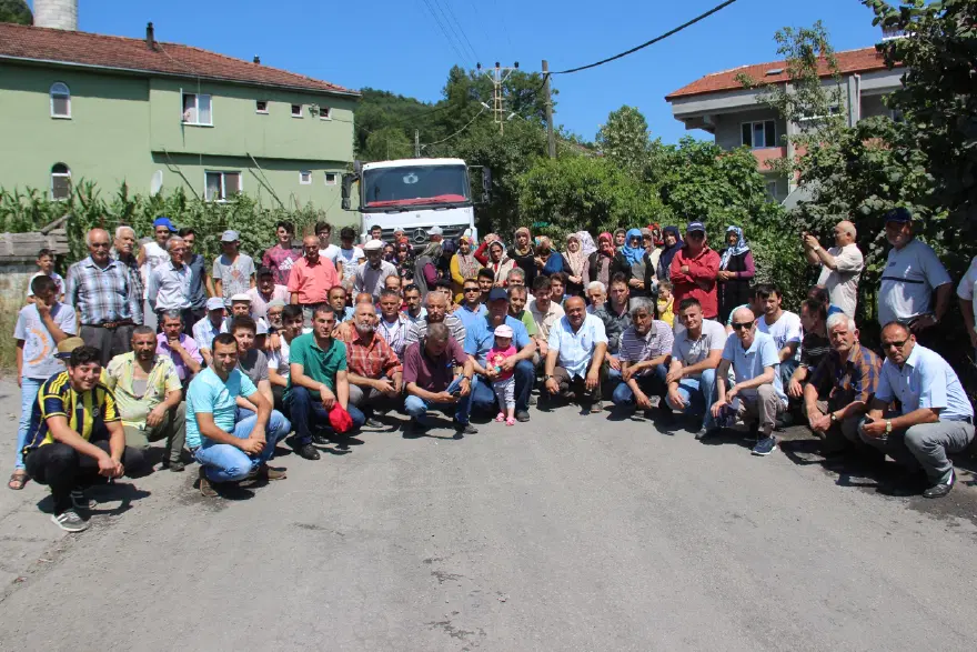 Zonguldak' Ereğli'de yol kapatma eylemi Zonguldak' Ereğli'de yol kapatma eylemi