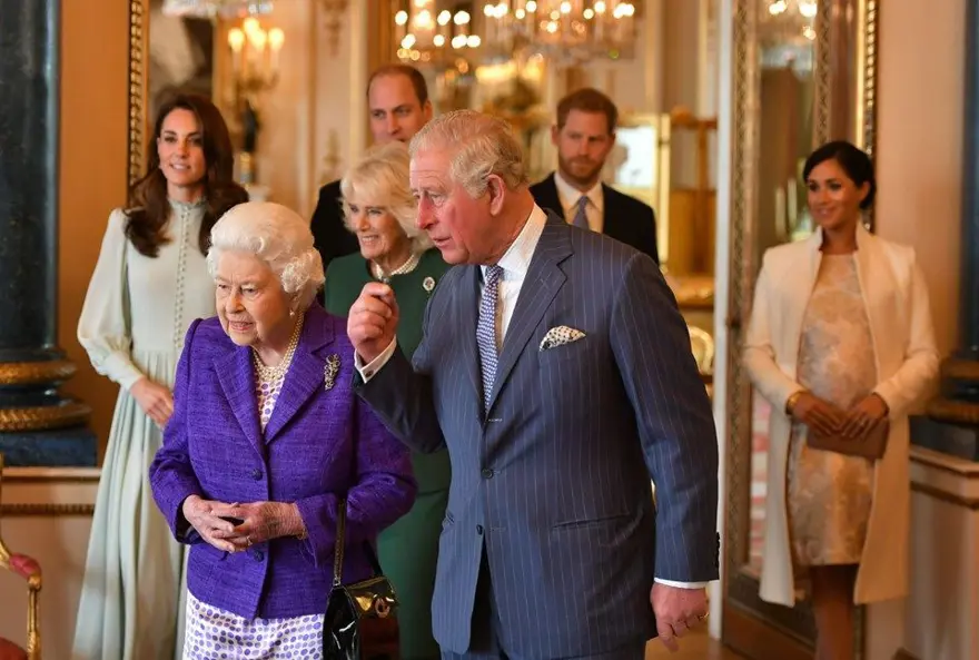 Kraliçe 2’nci Elizabeth'ten tamirciye çay ikramı 4