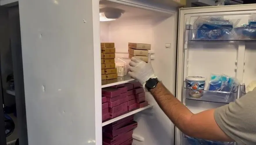 2 BİN 500 BİN TL'LİK TIBBİ CİHAZ ELE GEÇİRİLDİ 3 2 BİN 500 BİN TL'LİK TIBBİ CİHAZ ELE GEÇİRİLDİ 3