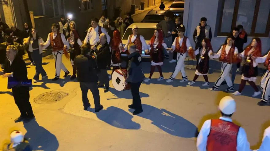 Rumeli ezgileriyle sahur: Sokak sokak dolaştılar 1