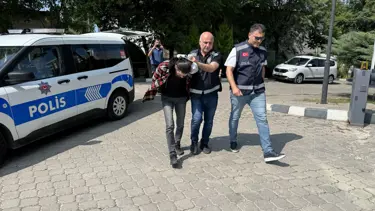 Çalışmasını istemediği sevgilisini dövdü