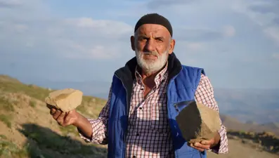 Bozuk yol vatandaşları isyan ettirdi: "Böbreğinde taş olan bu yolda düşürür"