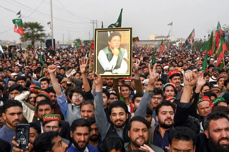 Pakistan'da seçim krizi: İmran Han'ın partisi sonucu protesto ediyor 5