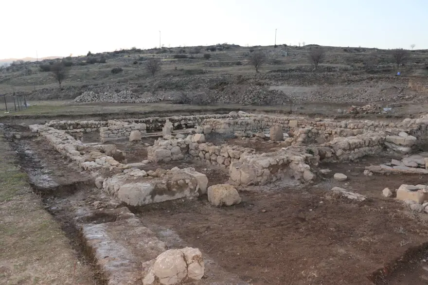 Hadrianopolis Antik Kenti'ndeki Roma Kalesi gün yüzüne çıkarılıyor 1