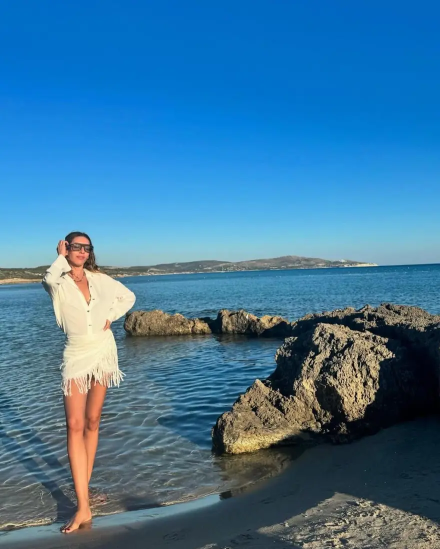 Sinem Kobal'dan yaza veda pozları 5 Sinem Kobal'dan yaza veda pozları 5