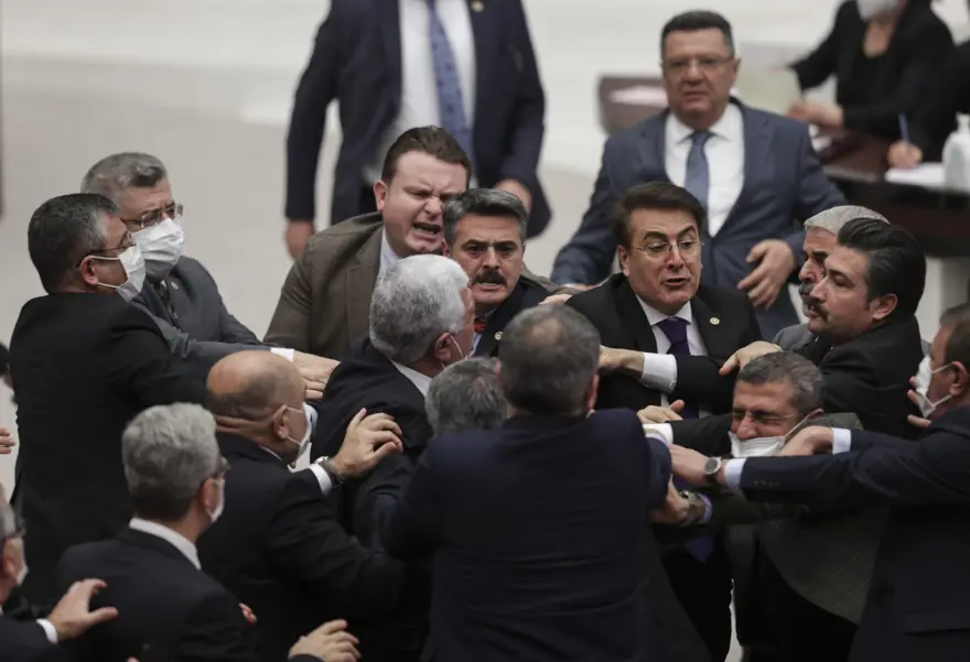 TBMM Genel Kurulu'nda kavga 4