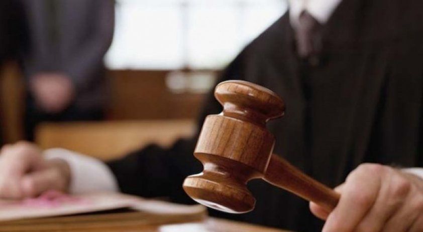 Tacizcisini öldüren liseli kız ilk duruşmada tahliye edildi