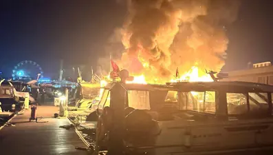 Tuzla marinada 4 tekne alev alev yandı