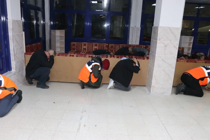 KYK yurtlarında eş zamanlı deprem tatbikatı 17