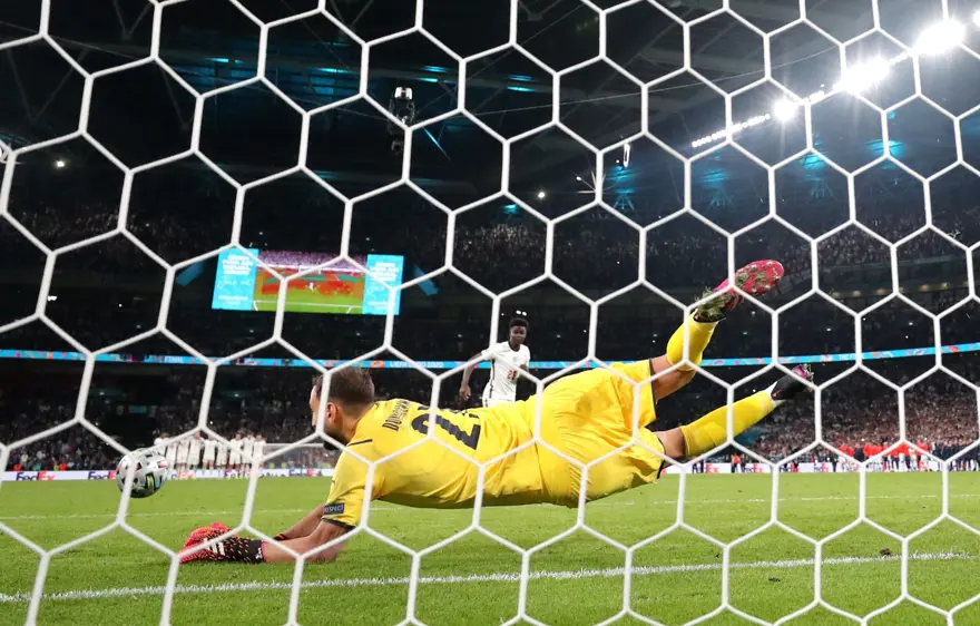 EURO 2020'nin en iyi oyuncusu Donnarumma 1