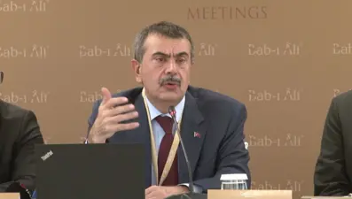 Bakan Tekin: Sınavlarda yapay zeka destekli açık uçlu sorular olacak