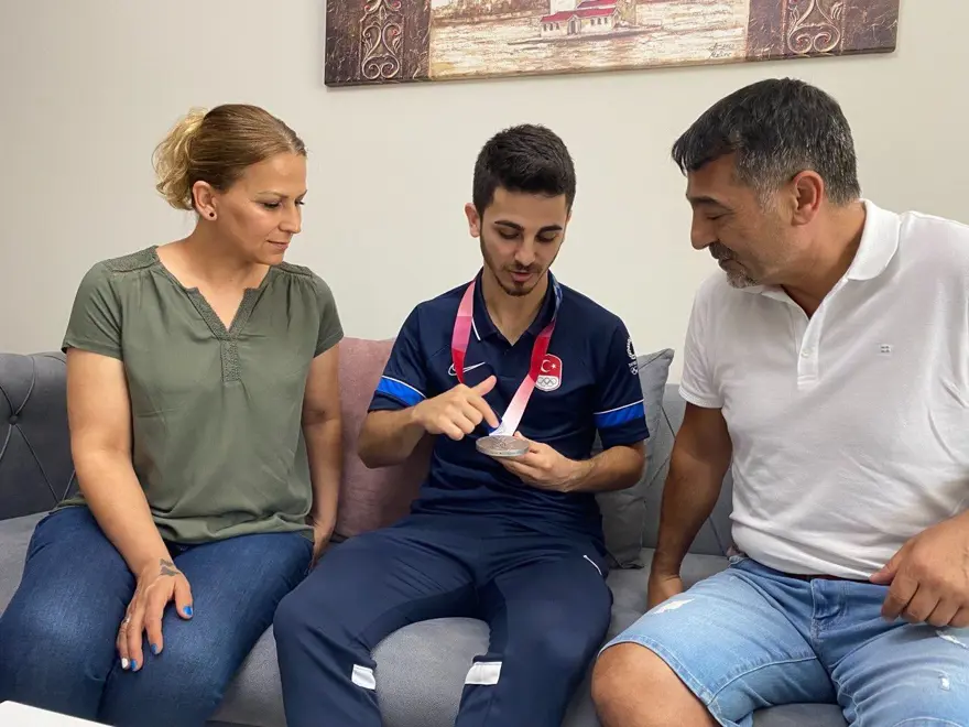 Kundakta başladığı sporda tarih yazdı 5