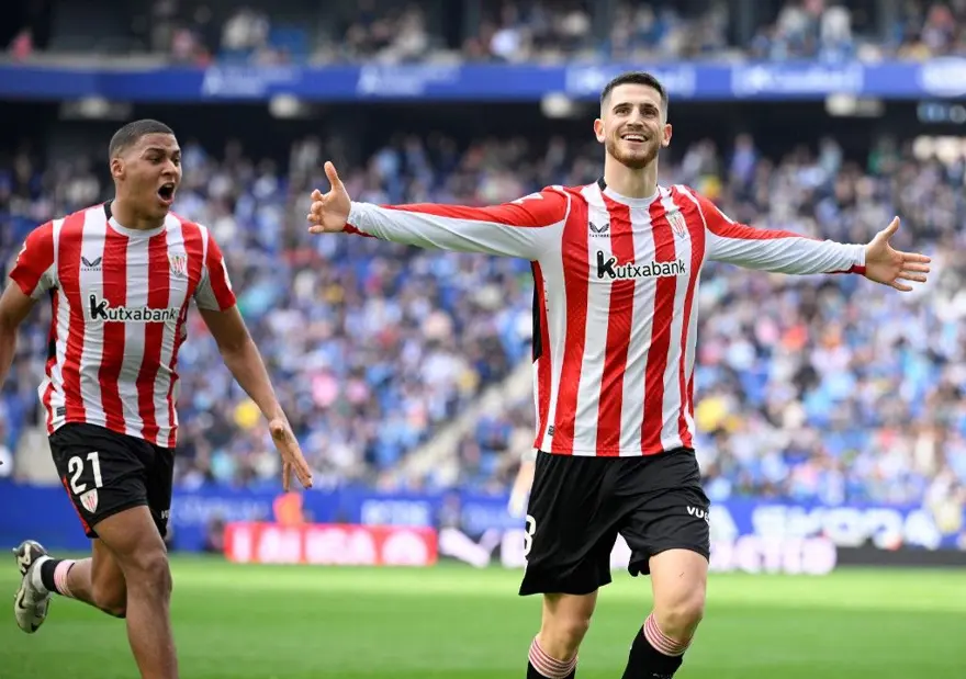 İspanyol futbolcuya ırkçı saldırı: Arkadaşı uyardı, hakem oyunu durdurdu 2