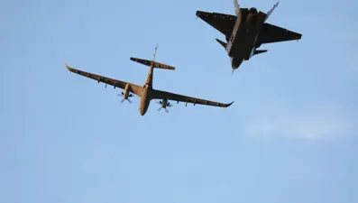 Kızılelma ve Akıncı'dan kol uçuşu