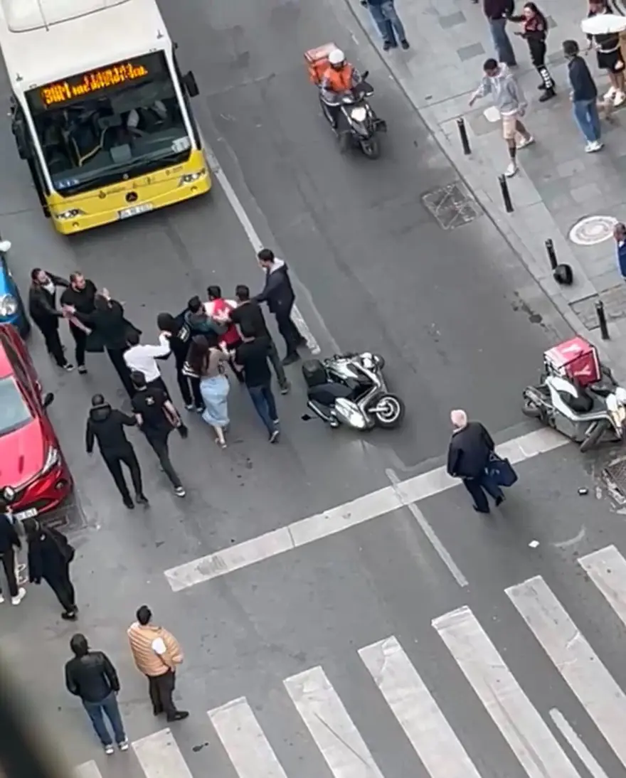 Nişantaşı'nda trafikte tekme tokat kavga 4