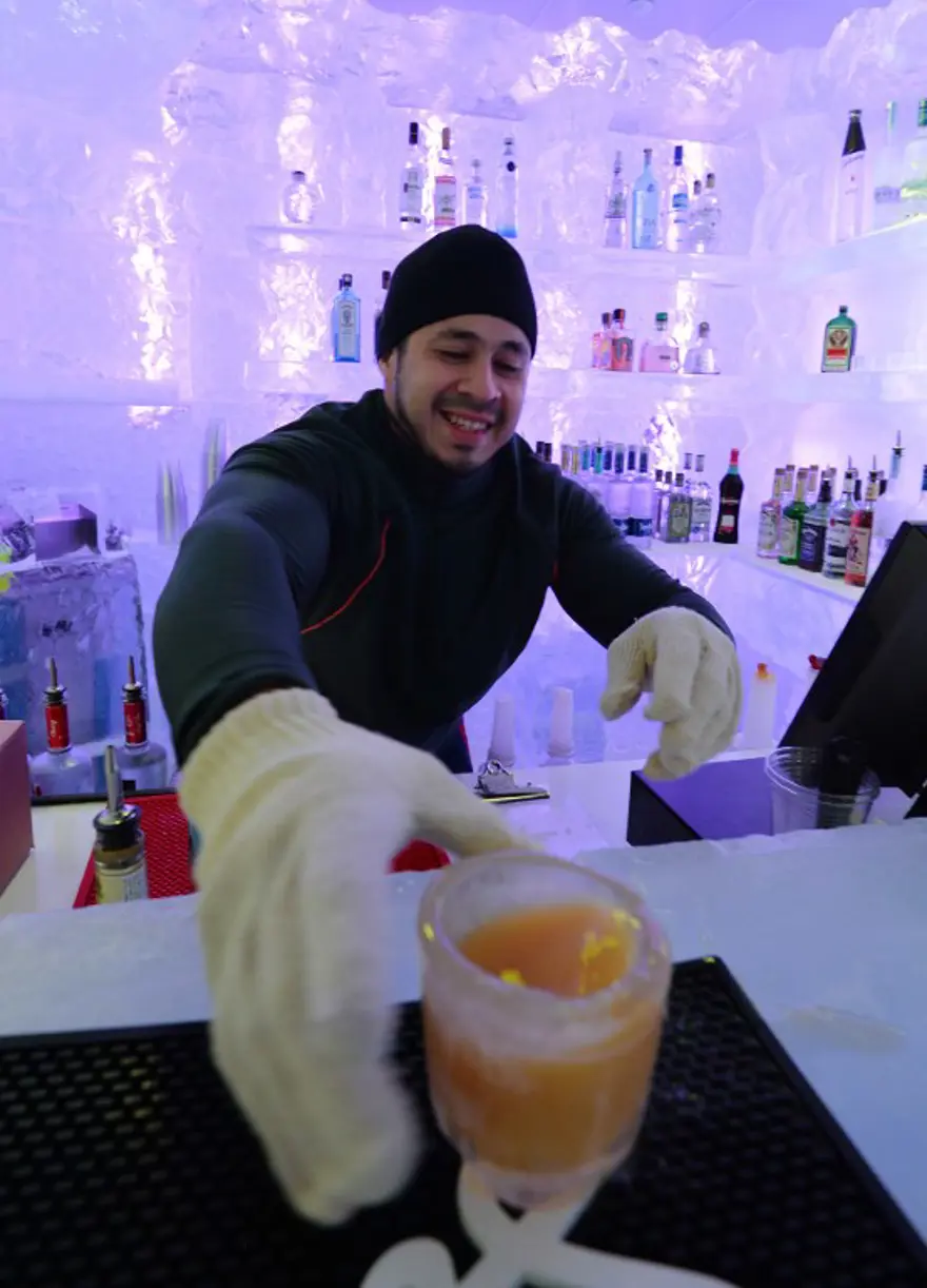 Buz bar ilgi odağı 18