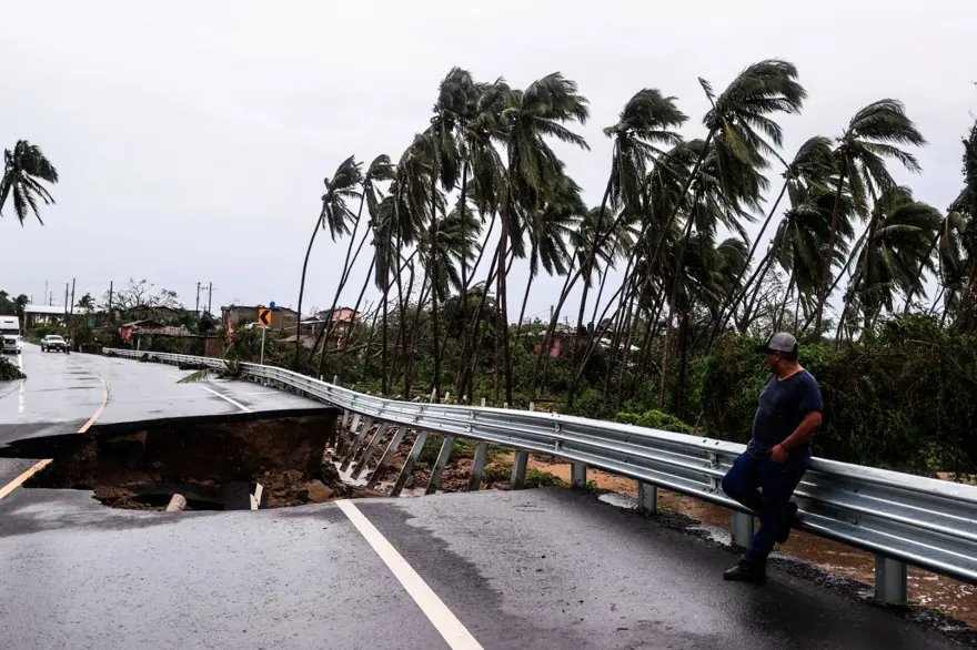 Meksika’yı John Kasırgası vurdu: Üç kişi hayatını kaybetti 5