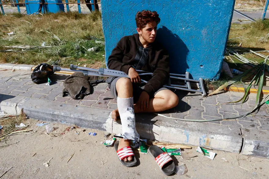 KONUŞMASININ HASTANELER İLE İLGİLİ BÖLÜMÜNÜ İNGİLİZCE YAPTI 8