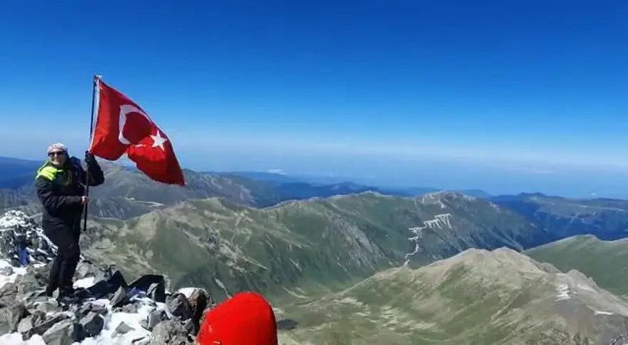 Kaçkar Dağı'na '30 Ağustos' tırmanışı Kaçkar Dağı'na '30 Ağustos' tırmanışı