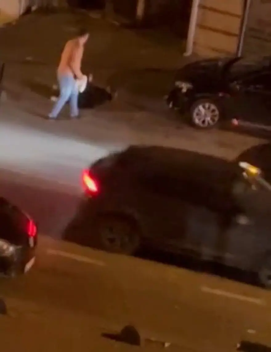 İstanbul’dahamile kadına sokak ortasında şiddet İstanbul’dahamile kadına sokak ortasında şiddet