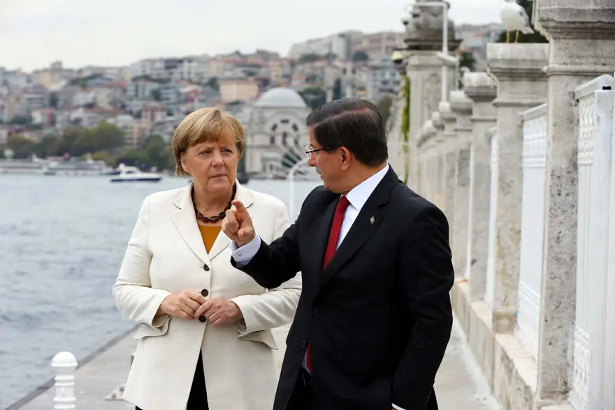 Merkel'den Davutoğlu'na Atatürk sorusu 2 Merkel'den Davutoğlu'na Atatürk sorusu 2