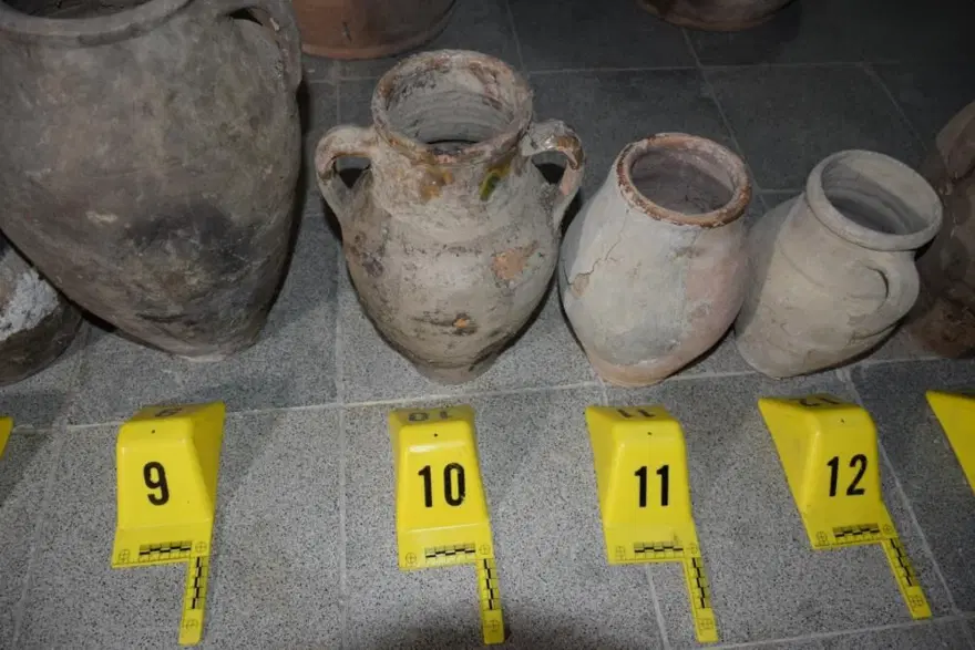 Amasya'da Roma ve Osmanlı dönemine ait 26 küp ele geçirildi 3 Amasya'da Roma ve Osmanlı dönemine ait 26 küp ele geçirildi 3