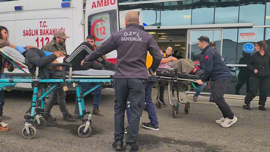 İki taraf arasında çıkan kavgada kan aktı: 3 yaralı 2