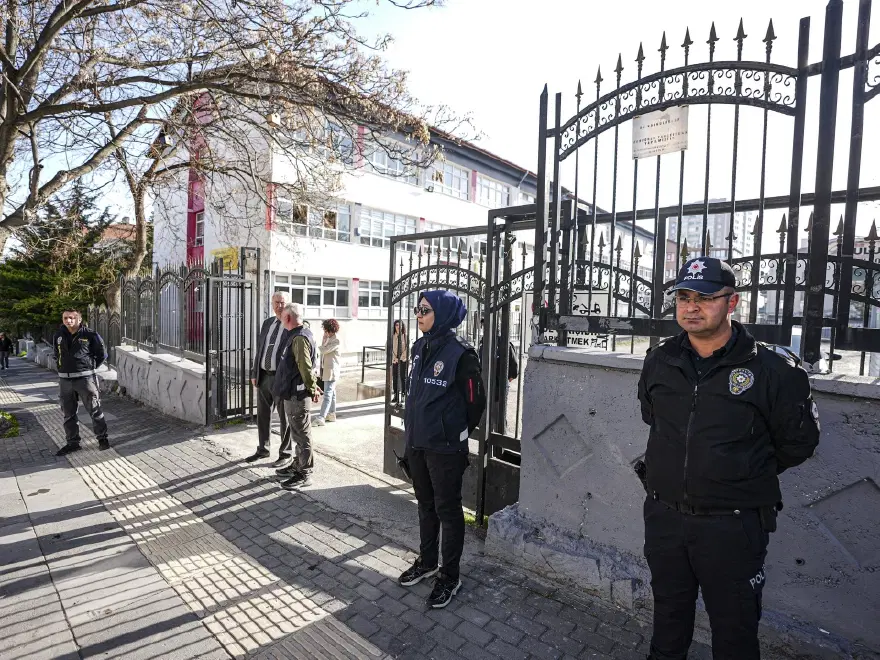 Okullarda yeni güvenlik önlemleri. 30 bin kişi işe alınacak 1