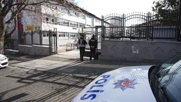 Okullarda yeni güvenlik önlemleri. 30 bin kişi işe alınacak